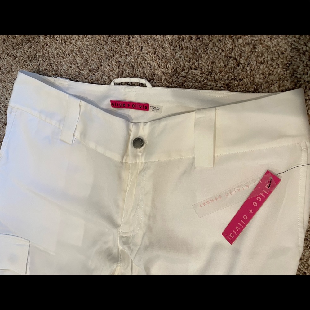 Alice & Olivia White Capri Pant